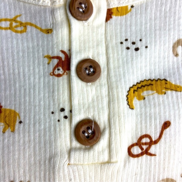 NWT 3 piece set lion, koalas, crocs, monkeys cute onesie matching leggings & hat - Picture 3 of 16